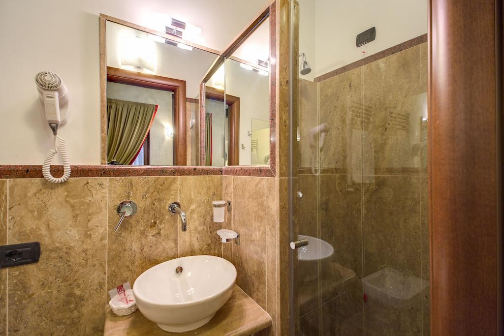 Leonetto Inn Rome Room photo